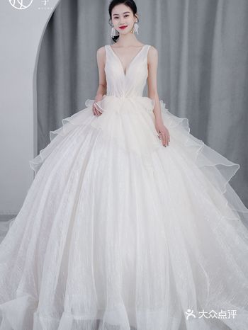 可爱又俏皮超仙双肩吊带婚纱来啦