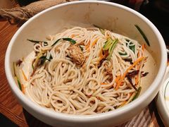 鸡丝凉米线-云海肴云南菜(正大广场店)