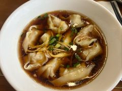 开洋馄饨红汤辣-忆秦园小笼包(惠山古镇总店)