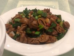 白辣椒肥肠-亢龙太子酒轩(东湖店)