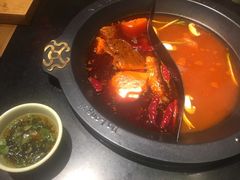 菌菇鸳鸯锅-大龙辣火锅·龙虾·烧烤(湖滨新天地店)