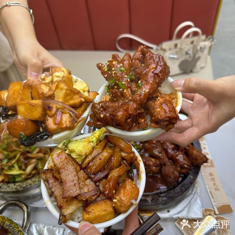 石家庄….巨巨巨下饭的石锅菜！人均二三十