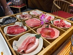 -青瓦炭韩潮烤肉(花园道店)
