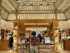 -乐蓬马歇百货公司(Rive Gauche)