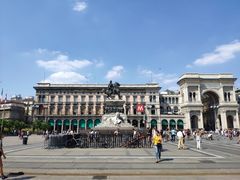 -文艺复兴百货(米兰大教堂广场店)