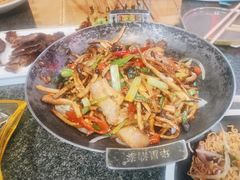 -路边边地标烧烤·川菜·小龙虾·音乐酒馆(良乡长虹店)