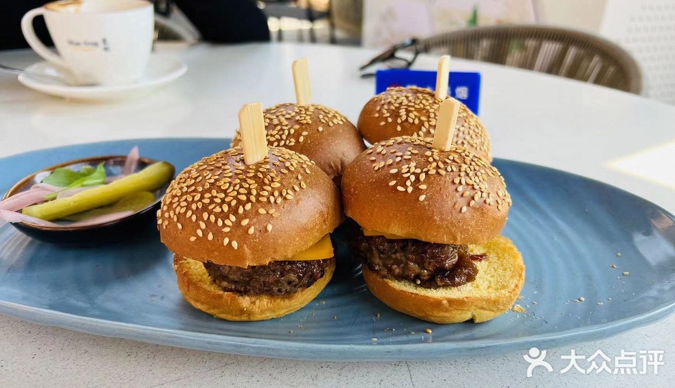 女神节打卡迪士尼小镇蓝蛙