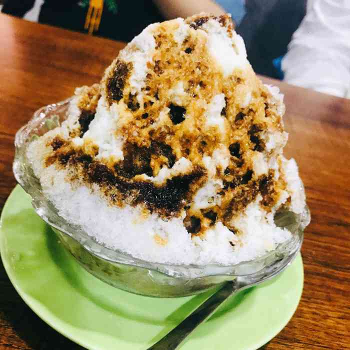 台湾黑糖刨冰-"去的时候店里没人,就点了一份招牌坐下慢慢.