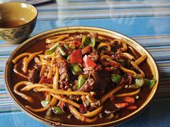 -吐尔逊拌面美食