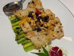 鸡油枞菌爆炒海斑球-伯衡55·吉品轩(乌鲁木齐南路店)