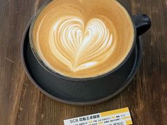 热拿铁-彳亍咖啡·这里(水湾路店)