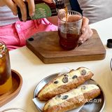 他家还有很多好吃的面包售卖