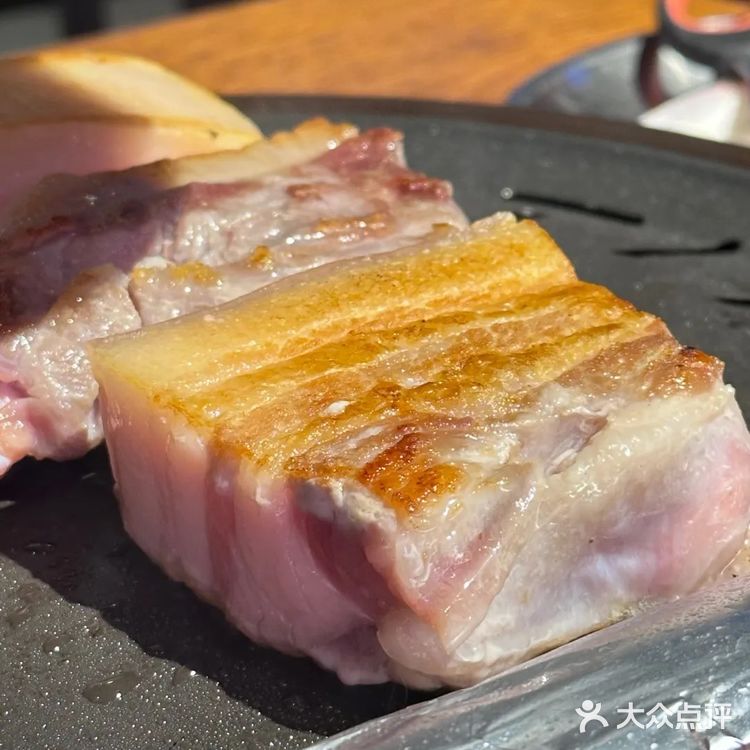 望京让我们三顾茅庐的猪肉专门烤肉店