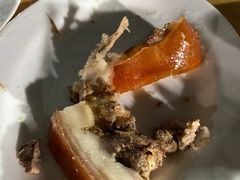 -黄记四更烤乳猪店