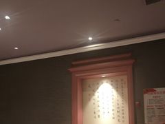 -八府香鸭·啫啫煲(华山路店)