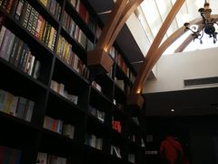 -钟书阁(松江泰晤士小镇店)