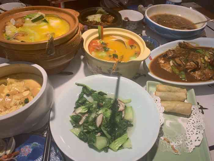 老外婆(宝龙广场店)-"昨天晚上带朋友们去了老外婆餐厅,古色古香.