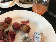 -圣丰索菲特·2 On 988 Café 自助餐厅