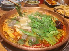 -洱火云南酸菜牛肉火锅(石景山当代商城店)