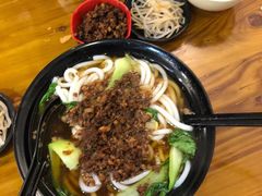 -丽虹云南过桥米线(兴工街店)