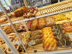 -焙丽拾光(麦凯乐直营店)