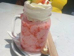 草莓田园冰沙-BE BRIGHT KITCHEN(正佳广场店)