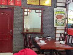 -湖南人家湘菜馆(镇江路店)