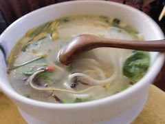 过桥米线-蝴蝶泉宾馆-中餐厅