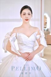-派丽莫Pellimo原创设计婚纱品牌