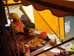 -席娜卡琳火车铁道夜市