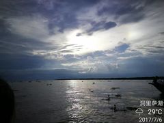 -洞里萨湖