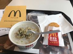 皮蛋鸡丝粥配脆薯饼-麦当劳(杨高南路店)