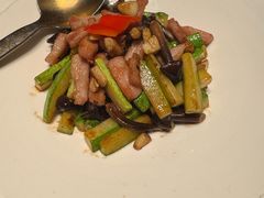 鸡枞菇炒松板肉-海立阁海鲜江浙菜(漕河泾印象城店)