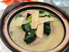 溱湖蟹黄蟹狮子头-溱湖八鲜菜馆
