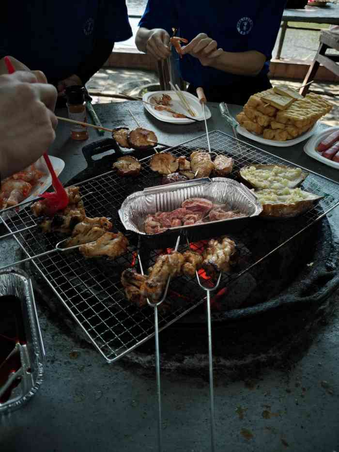 众兴园烧烤场(火炉山店)-"已经忘记有多少年没有亲自动手去烧烤了[闭.