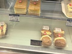 -白玉兰食品甜凤店(合生汇店)