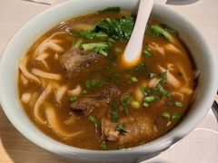 红烧牛肉刀削面-台北楚楚园馅饼粥(虹桥南丰城店)