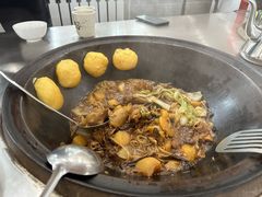 -粘豆包柴火铁锅炖