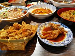 -爆炸头阿姨小四川正宗川味小吃(无任何分店)