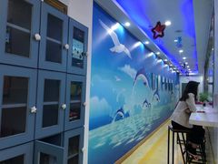 -蓝鲸奇亲子游泳俱乐部