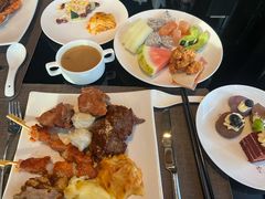 -唐拉雅秀酒店-西锦汇空中BBQ·思创餐厅