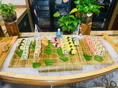 -大中华希尔顿酒店-念自助餐·嗨啤·小龙虾