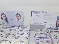 -沪睛眼镜蔡司官方授权店(金桥佳林路店)
