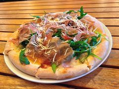 火腿芝麻菜披萨-城市大道红炉披萨烘焙坊