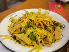 -八大碗·地道东北菜(中街店)