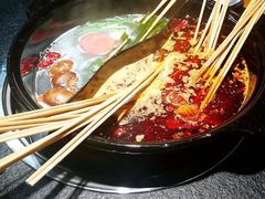 -两三事小郡肝串串香火锅(桂庙店)