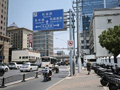 -全家便利店(宜山路站店)