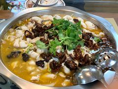 -何哥鲜鱼餐厅(龙湖花园店)