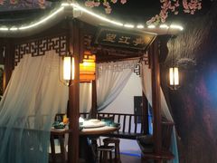 -荷塘秋月·本帮江浙菜(国权路店)