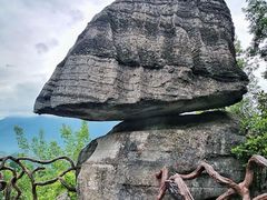 -梭布垭石林景区